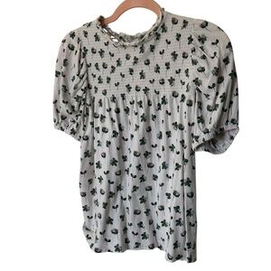 🟢 3/$30 LOFT Floral Puff Sleeve smocked Top White Pink mini green rosebuds XS